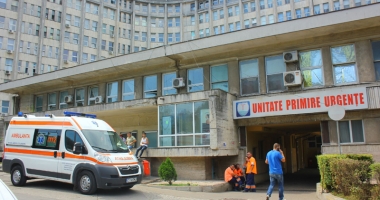 Stire din Social : Lăsată aproape să moară pe holurile spitalului,  a fost umilită de medic: "Nu ai nimic, niciun  infarct. Ești prefăcută!"