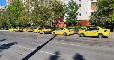 Apel către administraţie! „Ne-am săturat să luăm amenzi în stațiile de taxi!” - 2