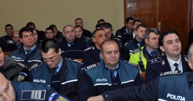 Stire din Eveniment : Polițiștii răniți în misiuni vor putea fi menținuți pe funcții