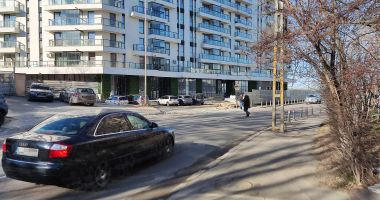 Strada pe care pietonii sunt în pericol. „Riscăm în orice moment să ajungem sub roțile unei mașini!” - 5