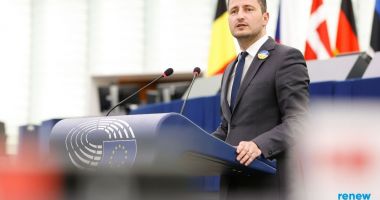 Stire din Politică-Administrație : Europarlamentarul Nicu Ștefănuță va negocia noile norme europene privind calitatea aerului