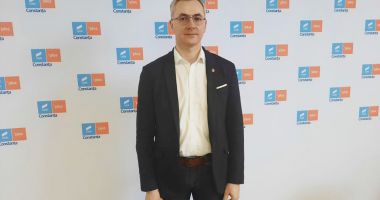 Deputatul Stelian Ion îl critică pe ministrul Educației! "Își bate joc de elevii navetiști" - 2