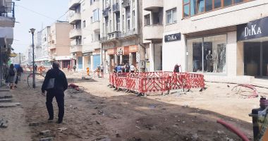 Magazine cu lacătul pe uşă şi disperare în rândul agenţilor economici de pe strada Ștefan cel Mare - 9