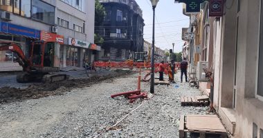 Magazine cu lacătul pe uşă şi disperare în rândul agenţilor economici de pe strada Ștefan cel Mare - 2