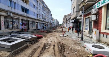 Magazine cu lacătul pe uşă şi disperare în rândul agenţilor economici de pe strada Ștefan cel Mare - 3