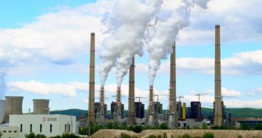 Noua strategie energetică a Bulgariei prevede că termocentralele pe cărbune vor funcţiona până în 2030