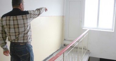 Stire din Eveniment : Sub amenințarea boschetarilor și drogaților