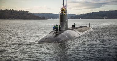 Stire din Actualitate : Un submarin nuclear a lovit un munte subacvatic. Cum a fost posibil?