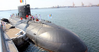 Stire din Eveniment : Galerie foto / Arma secretă a Marinei Române a ajuns piesă de muzeu. Când se va mai scufunda Delfinul?