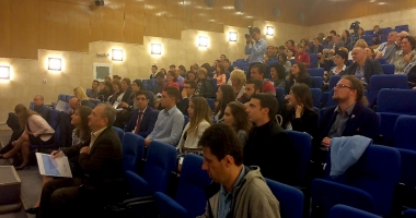 Stire din Cultură-Educație : "Sunt profesori care s-au săturat de fițele unor directori și își asumă participarea la concurs!"