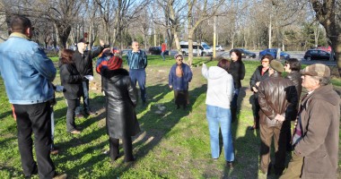 Constănțenii se luptă pentru spațiul verde dintre blocuri - 6