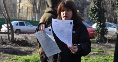 Constănțenii se luptă pentru spațiul verde dintre blocuri - 8