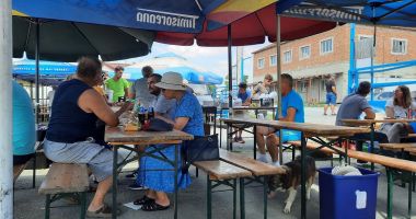La pas prin cel mai mare târg săptămânal din județul Constanța, printre vechituri și legume de țară! - 11