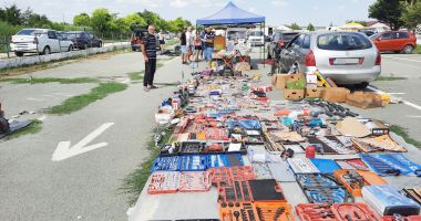 La pas prin cel mai mare târg săptămânal din județul Constanța, printre vechituri și legume de țară! - 9