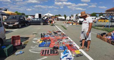 La pas prin cel mai mare târg săptămânal din județul Constanța, printre vechituri și legume de țară! - 10
