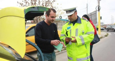 Ce nereguli au descoperit polițiștii la controlul taximetriștilor - 7