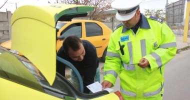 Ce nereguli au descoperit polițiștii la controlul taximetriștilor - 6