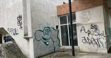 Teatrul de Vară din Mamaia, îngropat! Planurile de reabilitare, abandonate de Consiliul Judeţean Constanţa - 6