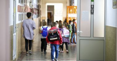 Stire din Cultură-Educație : „Ne-am săturat să fim oameni buni la toate!”. Liderii din educație solicită ca părinții să-și testeze copiii