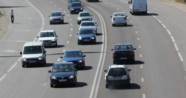 Stire din Eveniment : BINE DE ȘTIUT / Ce MAȘINI sunt SCUTITE de plata TIMBRULUI DE MEDIU
