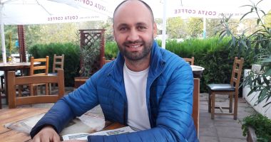 Stire din Economie : Un tânăr fermier duce tradiţia mai departe. "Creşterea animalelor este grea, dar plină de satisfacţii"