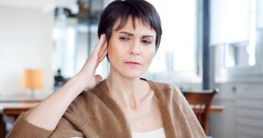 Stire din Sănătate : Auziţi tot felul de zgomote în urechi? Scăpați de ele cu tratamente naturale!