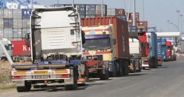 Traficul greu prin frontiera româno-bulgară este restricționat