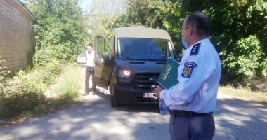 Stire din Eveniment : Captură de răsunet la Garda de Coastă. Camera de corpuri delicte, "burdușită" cu țigări de contrabandă!