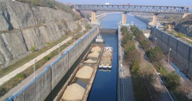 Stire din Economie : Traficul de mărfuri pe Canalul Dunăre - Marea Neagră s-a redus în primele trei luni ale anului
