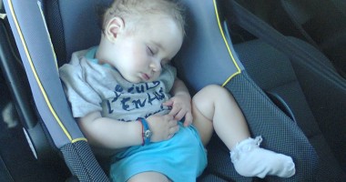 Stire din Eveniment : BINE DE ȘTIUT / Ce OBLIGAȚII în plus ai când transporți UN COPIL cu mașina