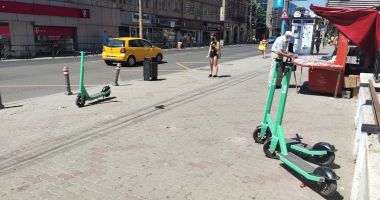 Se face disciplină pe trotuare! Trotinetele electrice lăsate de izbeliște vor fi ridicate de primărie! - 2