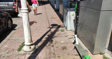 Se face disciplină pe trotuare! Trotinetele electrice lăsate de izbeliște vor fi ridicate de primărie! - 3