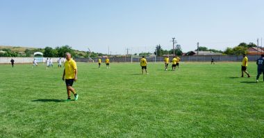 Stire din Sport : „Turneul Aromânilor”, un real succes. „Am avut lângă noi nume mari ale fotbalului românesc”