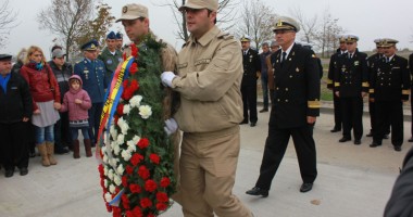 Troița deznădejdii. Resemnare înecată în lacrimi, pentru familiile eroilor de la Tuzla - 8