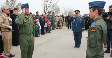 Troița deznădejdii. Resemnare înecată în lacrimi, pentru familiile eroilor de la Tuzla - 9
