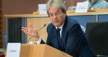 Stire din Actualitate : UE ar putea adopta planuri fiscale pe termen mediu care includ investiţiile şi reformele