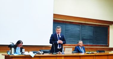 Scandalul de la UMC. Propunerea de a-și da demisia Cornel Panait a fost primită cu aplauze de studenți - 2