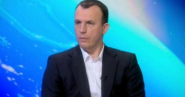 Un fost decan al Universității "Andrei Șaguna" vrea să depună plângere penală împotriva lui Aurel Papari - 2
