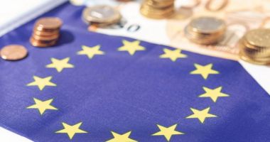 Stire din Eveniment : O contabilă și-a însușit peste 90.000 de euro din fondurile europene primite de colegiul în care lucra