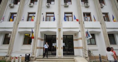 Stire din Politică-Administrație : Consilierii de la USR cer demiterea secretarului general al Primăriei Constanţa, Viorela Mirabela Călin