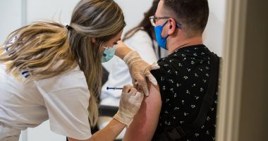 Stire din Actualitate : Mai mulţi cetăţeni din Italia se vaccinează împotriva COVID-19 pentru a nu îşi pierde locul de muncă