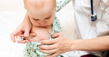 Stire din Sănătate : Controversa vaccinului ROR. Moartea bebelușilor și efectul de turmă