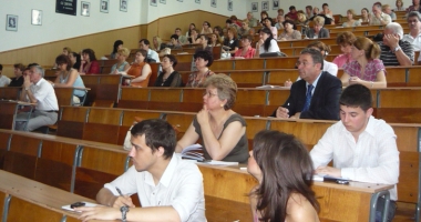 Stire din Cultură-Educație : Veste trăsnet pentru directorii constănțeni. În octombrie, se dă concurs!