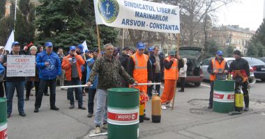 După ce ați prăpădit flota națională, după ce distrugeți Radionav, ARSVOM și ANR, veți desființa și Marea Neagră? - 4