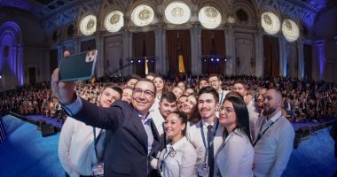 Stire din Politică-Administrație : Victor Ponta a lansat Manifestul Politic PRO România 2020-2024