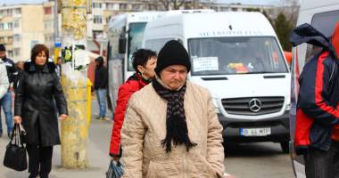 VIDEO. Vieți puse în pericol, în maxi taxi. Șoferul se joacă pe telefon, în timp ce conduce! - 7