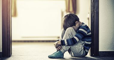 Stire din Social : Violenţa asupra copiilor riscă să escaladeze. „Abuzul fizic uşor şi cel emoţional, tolerate în societate!”