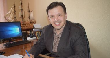 Stire din Politică-Administrație : Proiectele continuă la Hârşova. Bazin de înot şi festival pescăresc pentru oraşul de pe malul Dunării