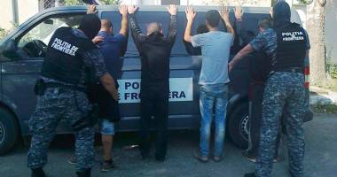 Stire din Eveniment : Migranți sirieni prinși la Constanța. "Vom arunca România în aer ca să ne răzbunăm!"