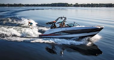 Stire din Sănătate : Wakeboardingul, un sport spectaculos dar cu un risc mare de accidentare